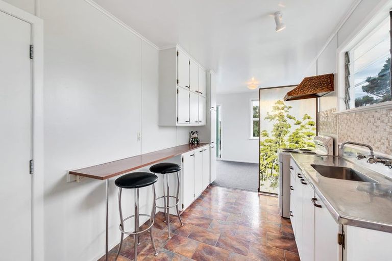 Photo of property in 141 Flanshaw Road, Te Atatu South, Auckland, 0610