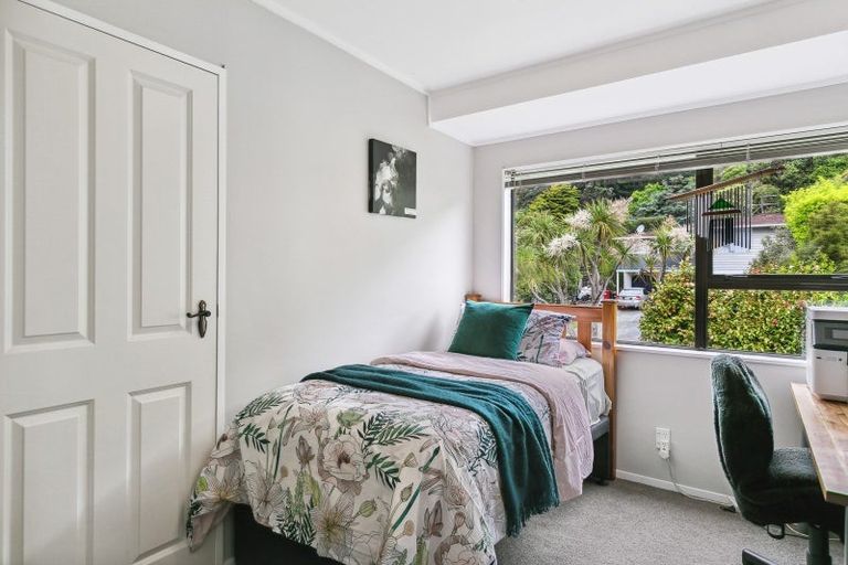 Photo of property in 30 Woodman Drive, Tawa, Wellington, 5028