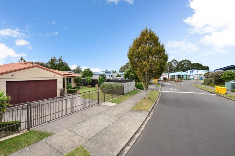 Photo of property in 19 Strathmore Drive, Rototuna, Hamilton, 3210