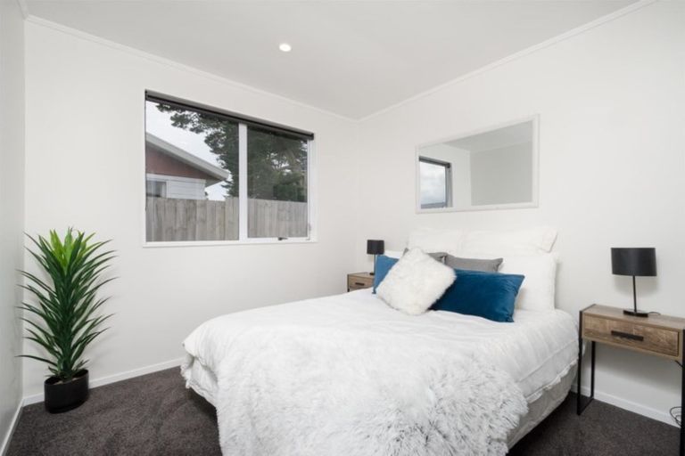 Photo of property in 2/77 Luanda Drive, Ranui, Auckland, 0612