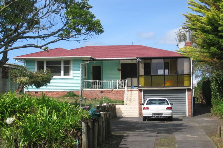 Photo of property in 8 Stottholm Road, Titirangi, Auckland, 0604
