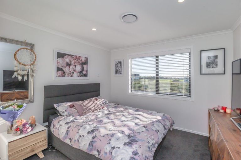 Photo of property in 63 Ohau Gravels Way, Ohau, Levin, 5570