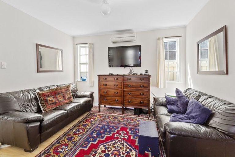 Photo of property in 68 Lyall Parade, Lyall Bay, Wellington, 6022