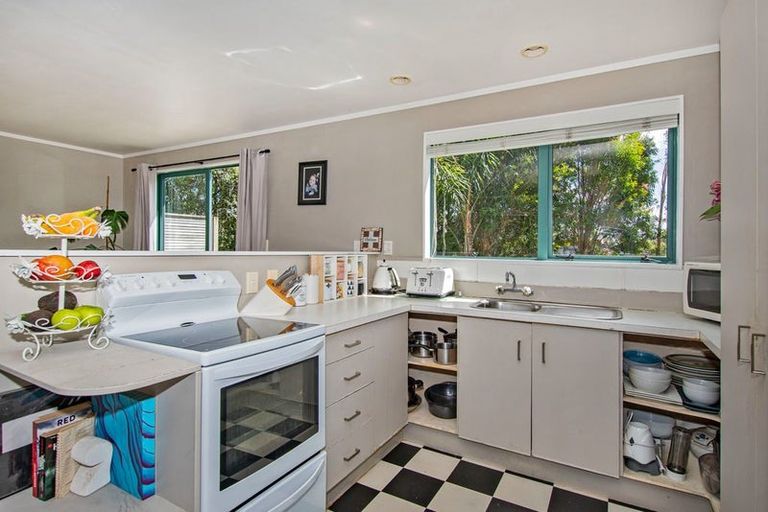 Photo of property in 37 Station Road, Te Kamo, Whangarei, 0112