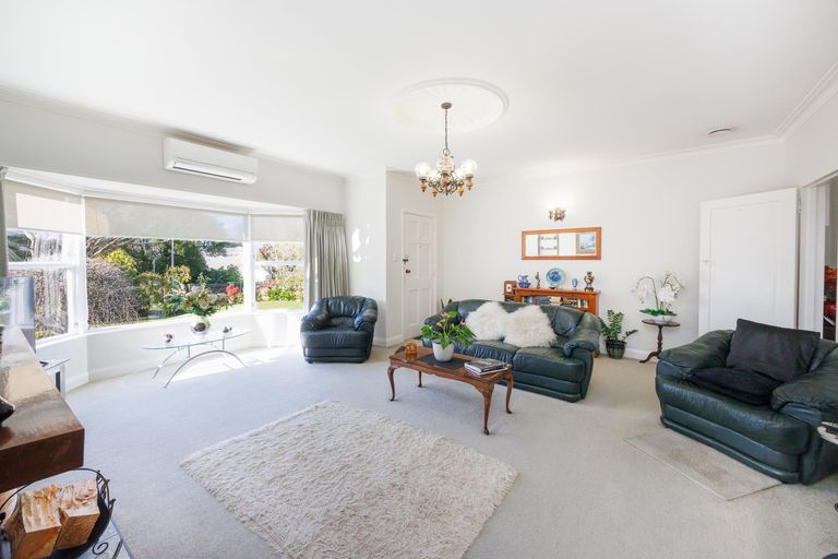 Photo of property in 21 Karina Terrace, Roslyn, Palmerston North, 4414