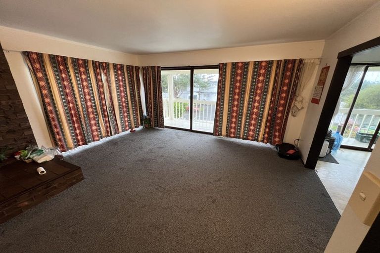 Photo of property in 69 Chelsea View Drive, Chatswood, Auckland, 0626