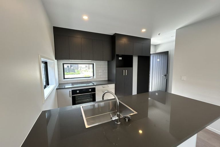 Photo of property in 27 Whati Lane, Henderson, Auckland, 0612