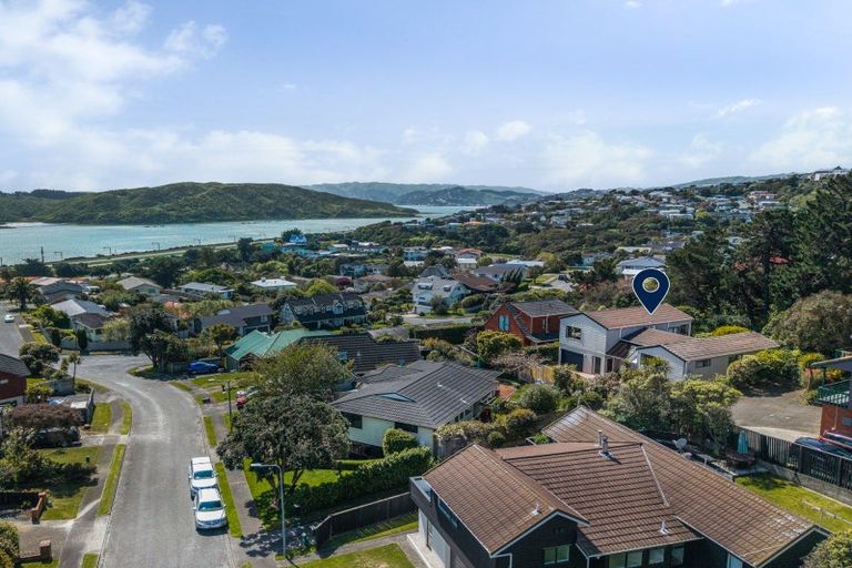 Photo of property in 9 Kinnel Grove, Papakowhai, Porirua, 5024