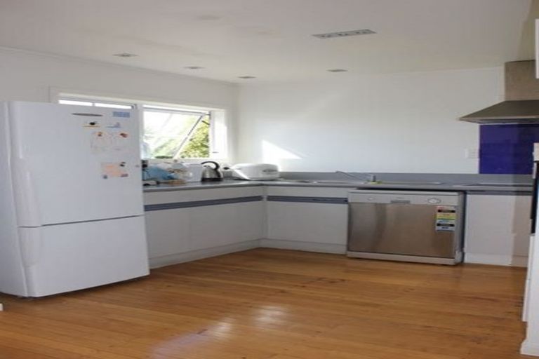 Photo of property in 64 Beach Haven Road, Beach Haven, Auckland, 0626