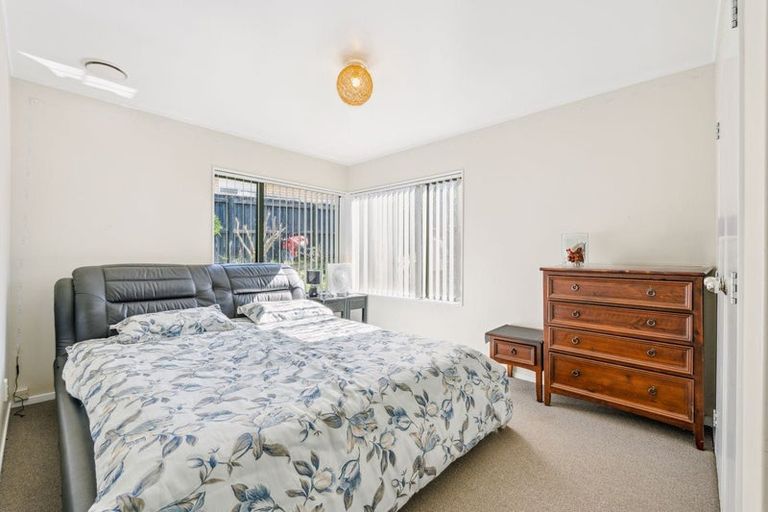 Photo of property in 9 Eloise Place, Clendon Park, Auckland, 2103
