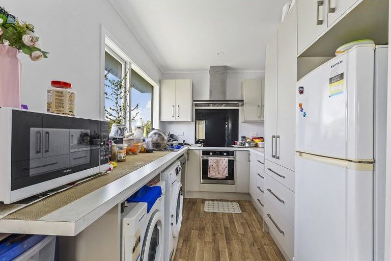 Photo of property in 139u1 Queens Drive, Lyall Bay, Wellington, 6022