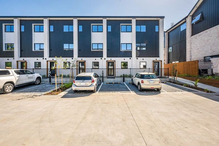 Photo of property in 5/59 Matipo Road, Te Atatu Peninsula, Auckland, 0610