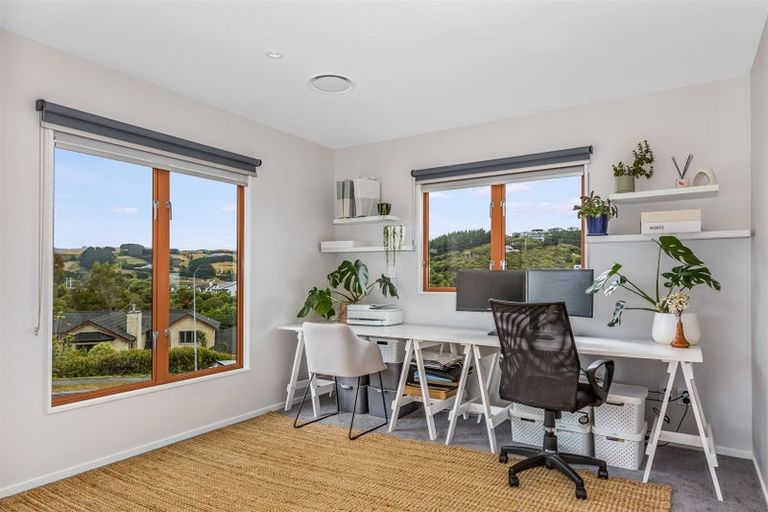 Photo of property in 2 Navigation Drive, Whitby, Porirua, 5024