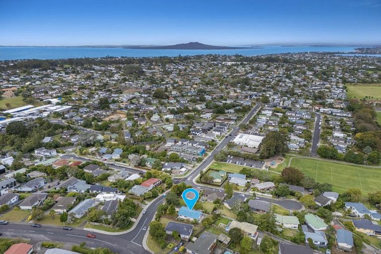 Photo of property in 36 Tonkin Drive, Sunnynook, Auckland, 0620