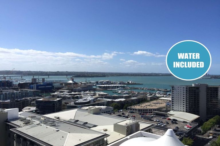 Photo of property in 26 Crompton Road, Massey, Auckland, 0614