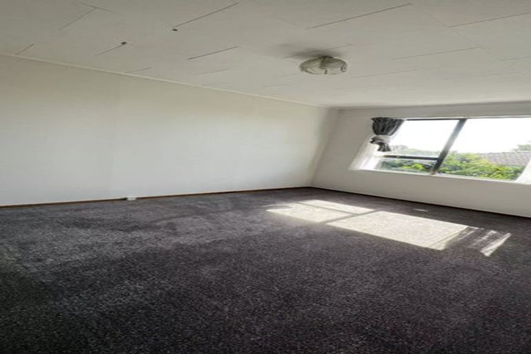 Photo of property in 5 Struan Place, Highland Park, Auckland, 2010