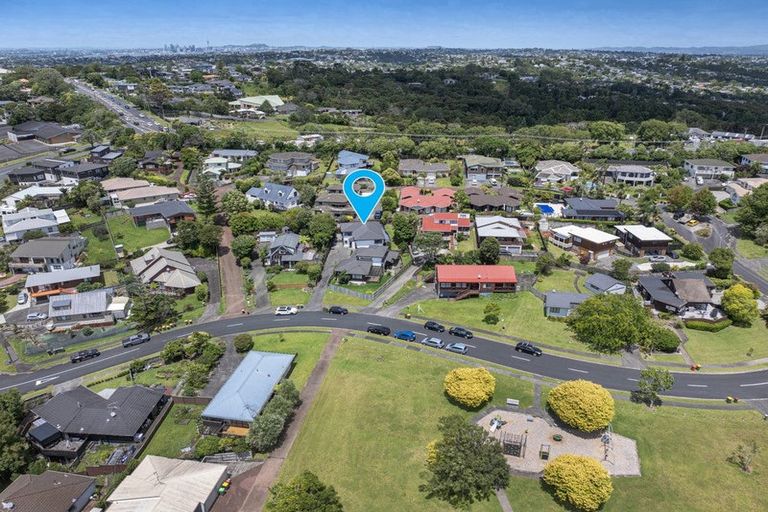 Photo of property in 2/20 Bronzewing Terrace, Unsworth Heights, Auckland, 0632
