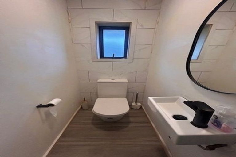 Photo of property in 68 Dunedin Street, Redwood, Christchurch, 8051