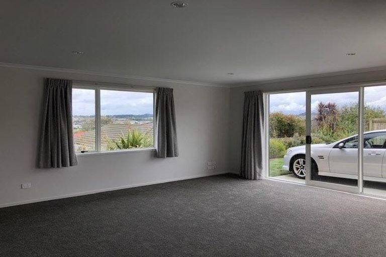 Photo of property in 50 Matija Place, Red Beach, 0932