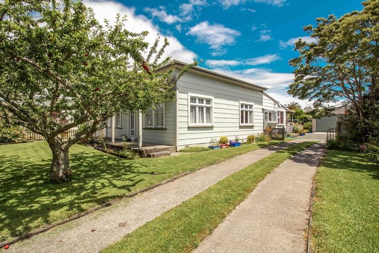 Photo of property in 126 Queen Street, Westport, 7825