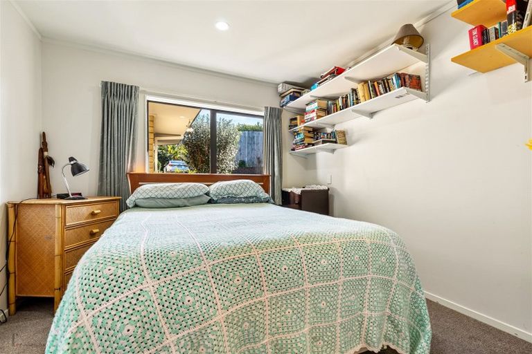 Photo of property in 41a Luckens Road, West Harbour, Auckland, 0618