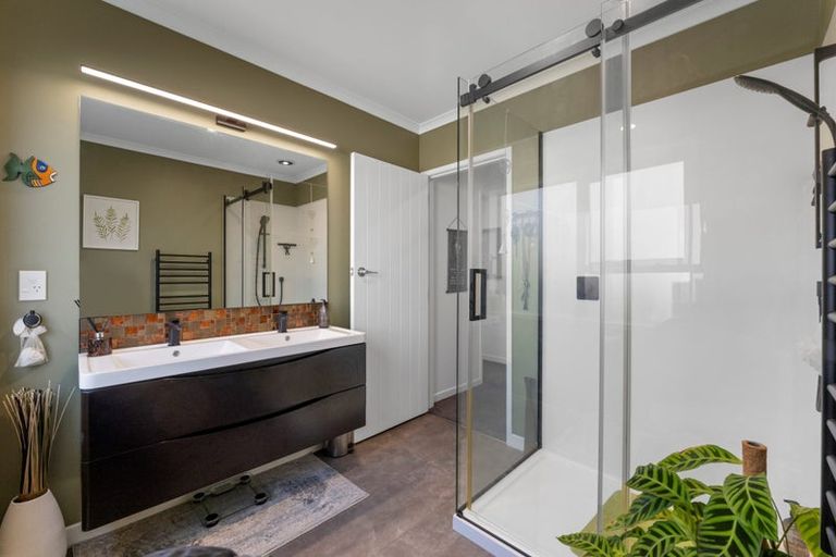 Photo of property in 20 Patterson Road, Hurworth, New Plymouth, 4371