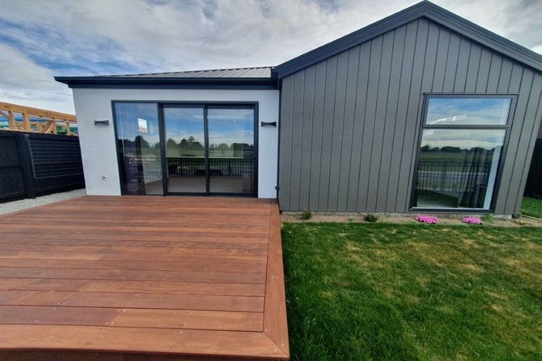 Photo of property in 14 Koral Lane, Broomfield, Christchurch, 8042