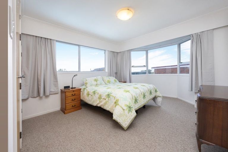 Photo of property in 174 Royal Road, Massey, Auckland, 0614