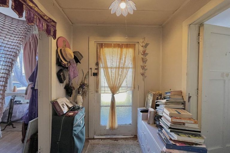 Photo of property in 6 Mary Street, Waimate, 7924