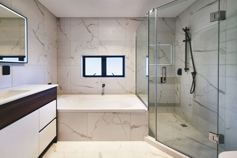 Photo of property in 2 Embling Place, Eastern Beach, Auckland, 2012