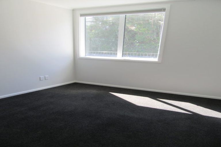 Photo of property in 12 Vista Crescent, Maoribank, Upper Hutt, 5018
