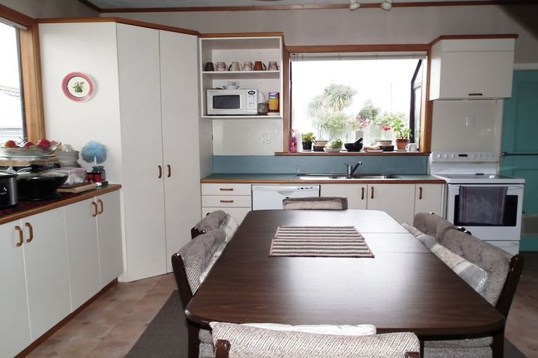 Photo of property in 11 Sandringham Street, Oamaru North, Oamaru, 9400