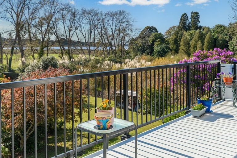 Photo of property in 14 Waikareao Way, Brookfield, Tauranga, 3110