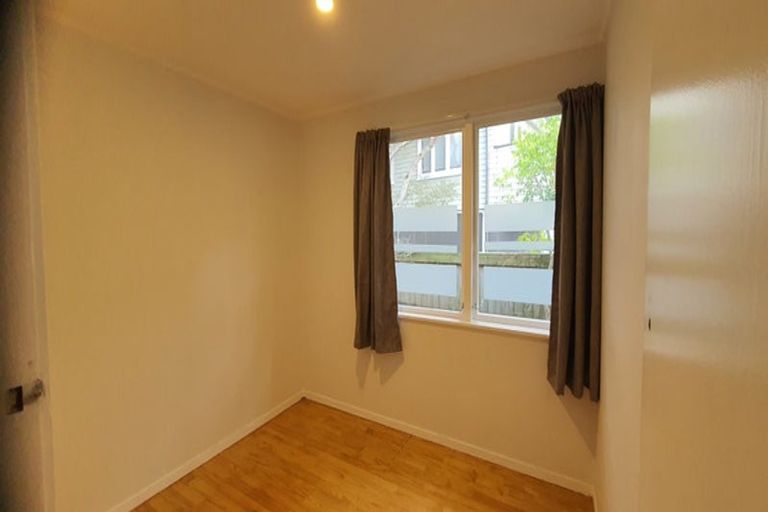 Photo of property in 5 Mcphail Street, Birkdale, Auckland, 0626