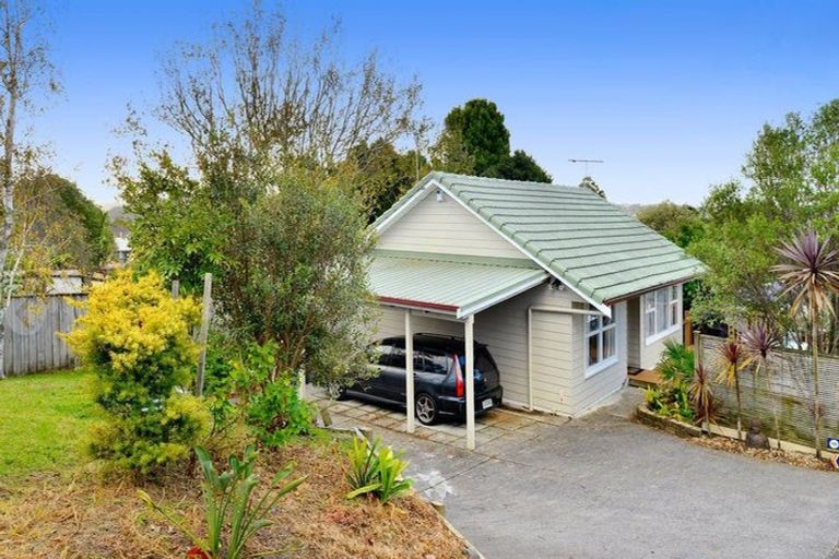 Photo of property in 39a Seaview Road, Glenfield, Auckland, 0629