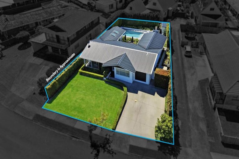 Photo of property in 46 Luton Avenue, Sunnyhills, Auckland, 2010