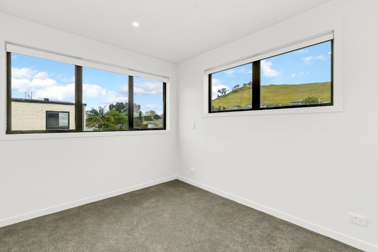 Photo of property in 20 Whanui Place, Mangere Bridge, Auckland, 2022