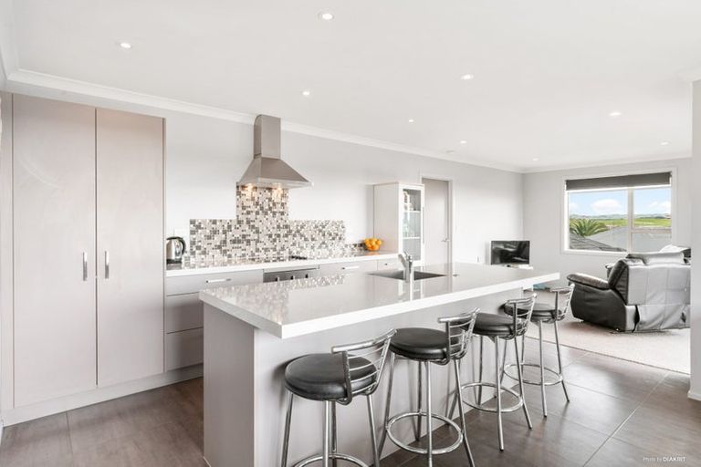 Photo of property in 9a Ripple Grove, Waiuku, 2123