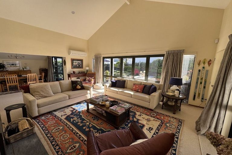 Photo of property in 35 Muritai Crescent, Havelock North, 4130