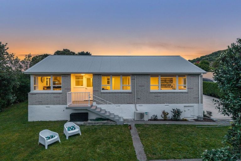 Photo of property in 20 Mahinawa Street, Takapuwahia, Porirua, 5022