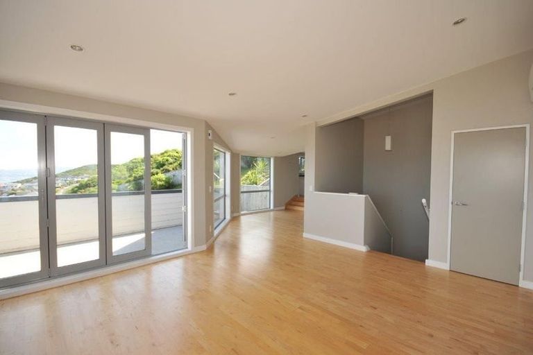 Photo of property in 12 Sunhaven Drive, Newlands, Wellington, 6037