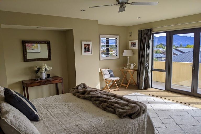 Photo of property in 44 Meadowstone Drive, Wanaka, 9305