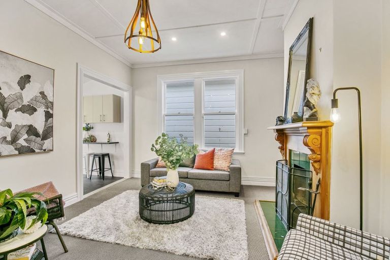 Photo of property in 220 Ohiro Road, Brooklyn, Wellington, 6021