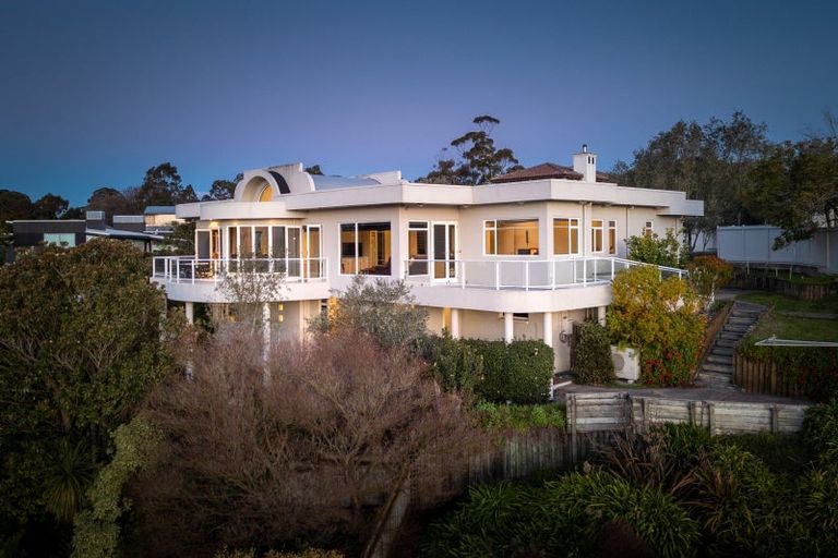 Photo of property in 14 Woodford Heights, Havelock North, 4130