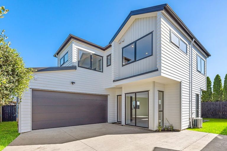 Photo of property in 33 Mountain Road, Mangere Bridge, Auckland, 2022