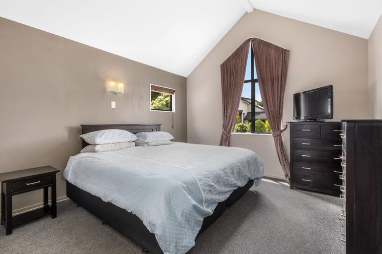 Photo of property in 6 Saunders Close, Whitby, Porirua, 5024
