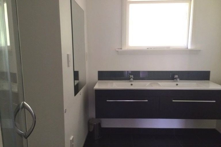 Photo of property in 17a Harakeke Street, Riccarton, Christchurch, 8011