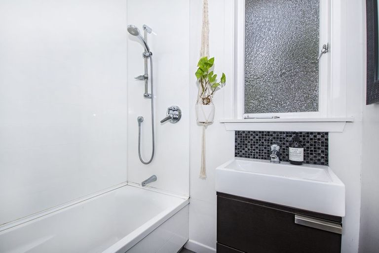 Photo of property in 21 Station Road, Te Kamo, Whangarei, 0112