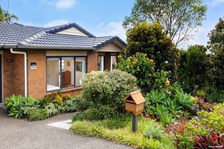 Photo of property in 4 Jelas Road, Red Beach, 0932