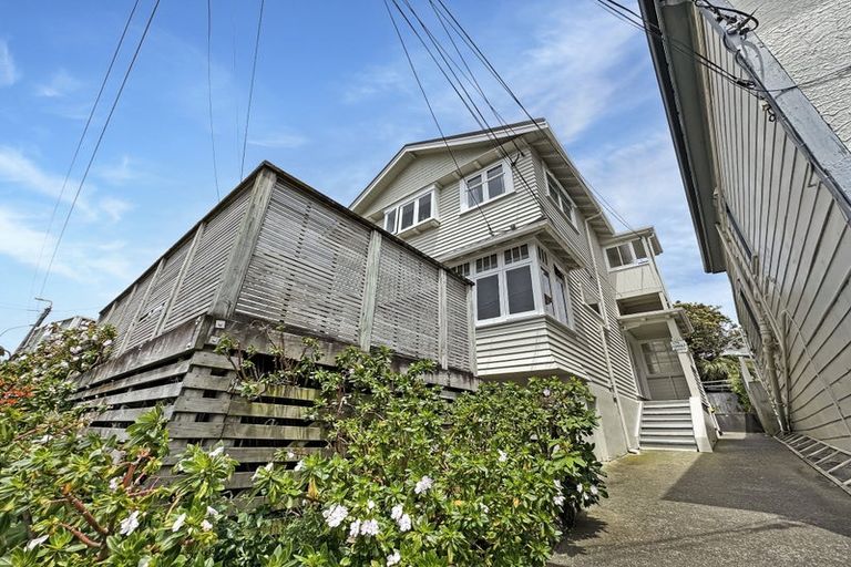 Photo of property in 17 Hankey Street, Mount Cook, Wellington, 6011